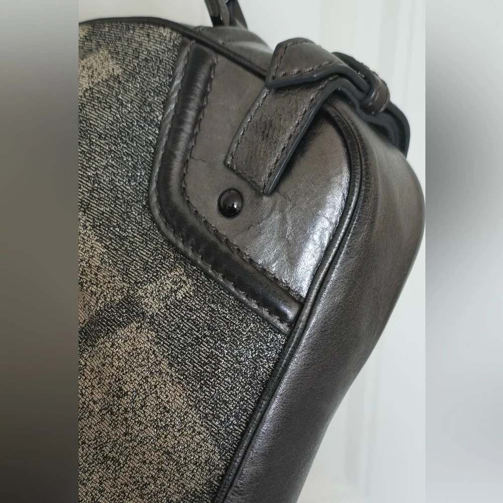 HP🎉Burberry Gray Metallic Shimmer Check Camera Crossbody Bag